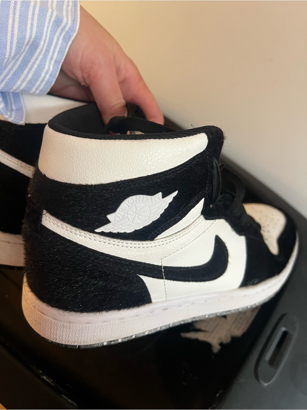 Nike Black and White Low-Top Sneaker with Swoosh twist OG